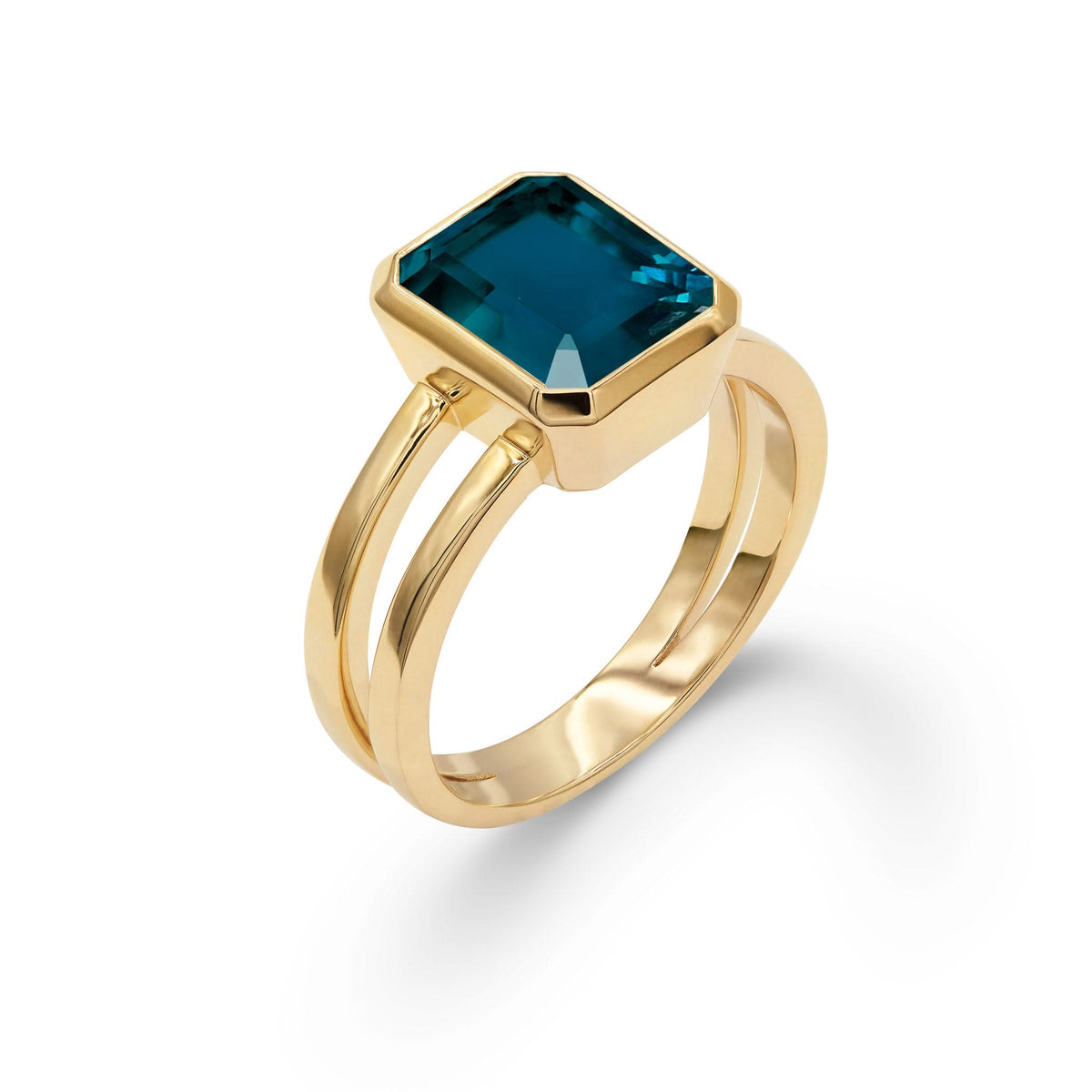Warren Vertical Atlantic Blue Topaz Ring in 14k Gold (December)