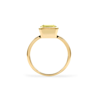 Warren Vertical Lemon Verbena Quartz Ring in 14k Gold (August)