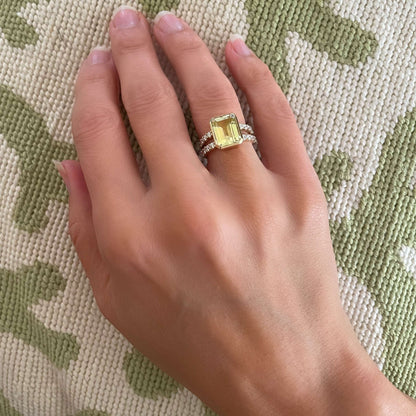 Warren Vertical Lemon Verbena Quartz Ring with Diamonds in 14k Gold (August)