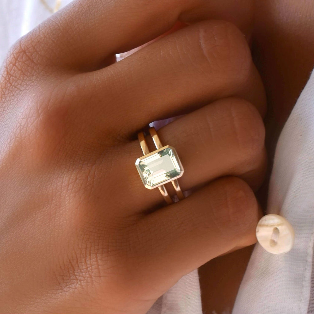 Warren Vertical Green Amethyst Ring in 14k Gold (February)