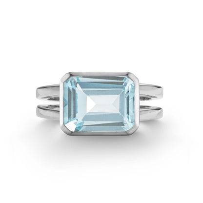 Warren Horizontal Nantucket Blue Topaz Ring in 14k Gold (December)