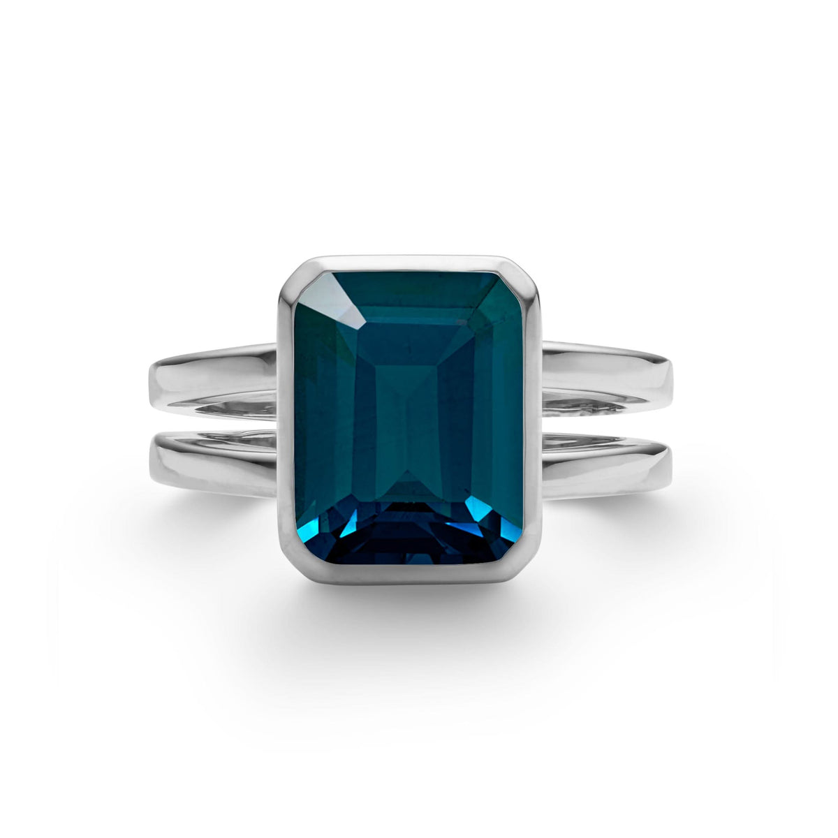 Warren Vertical Atlantic Blue Topaz Ring in 14k Gold (December)