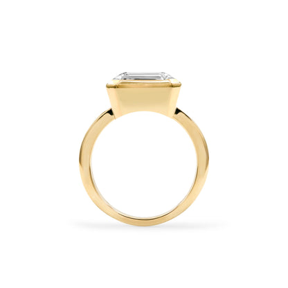 Warren Horizontal White Topaz Ring in 14k Gold (April)