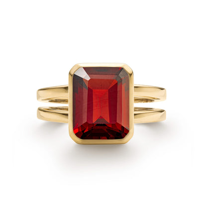 Warren Vertical Garnet Ring in 14k Gold (January)