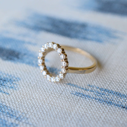Rosecliff Circle Diamond Ring in 14k Gold (April)