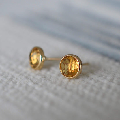Grand Citrine Stud Earrings in 14k Gold (November)