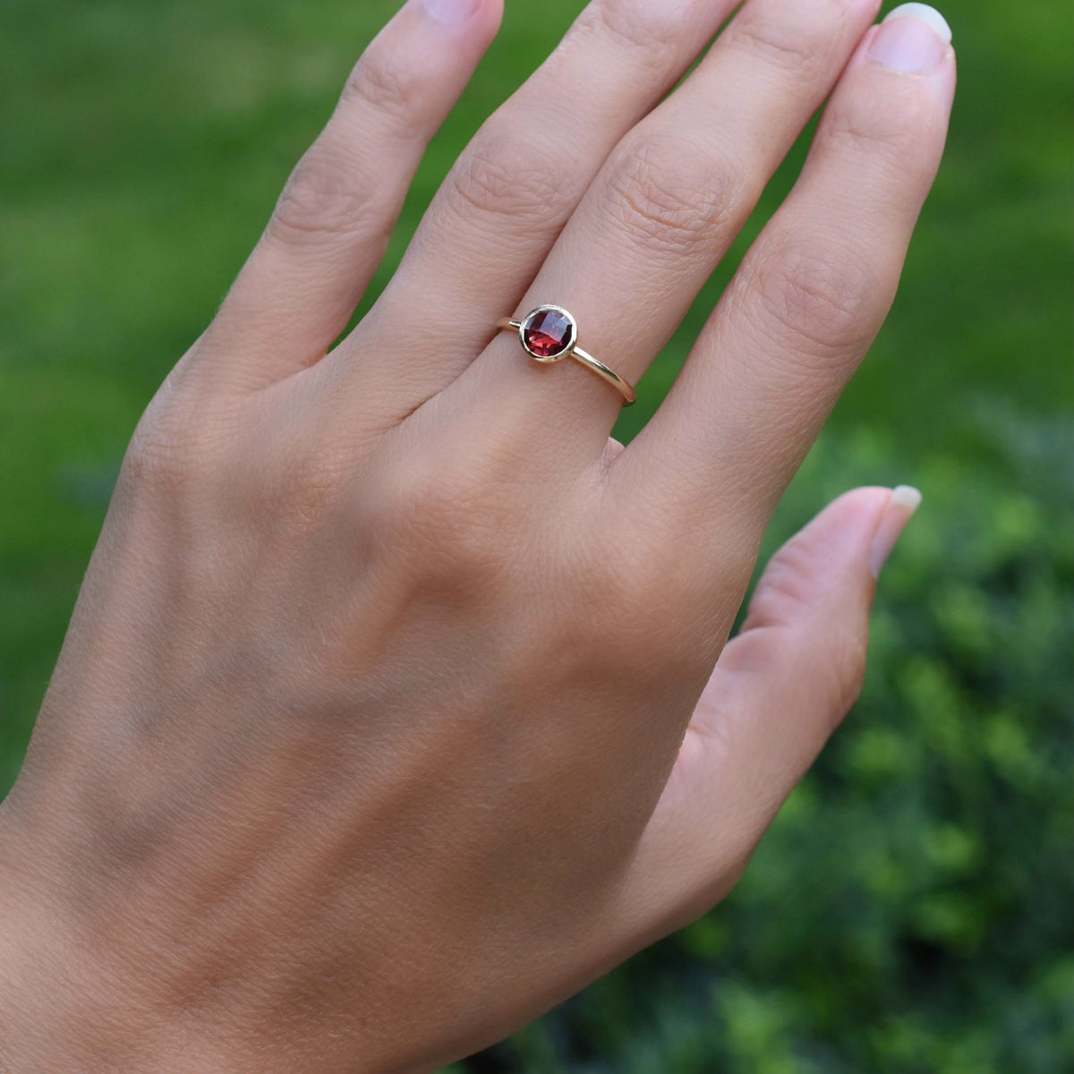 Grand Garnet Ring in 14k Gold (January)