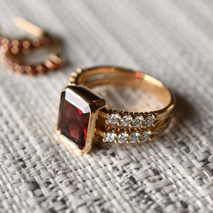 Warren Vertical Garnet Ring with Diamonds in 14k Gold (January)