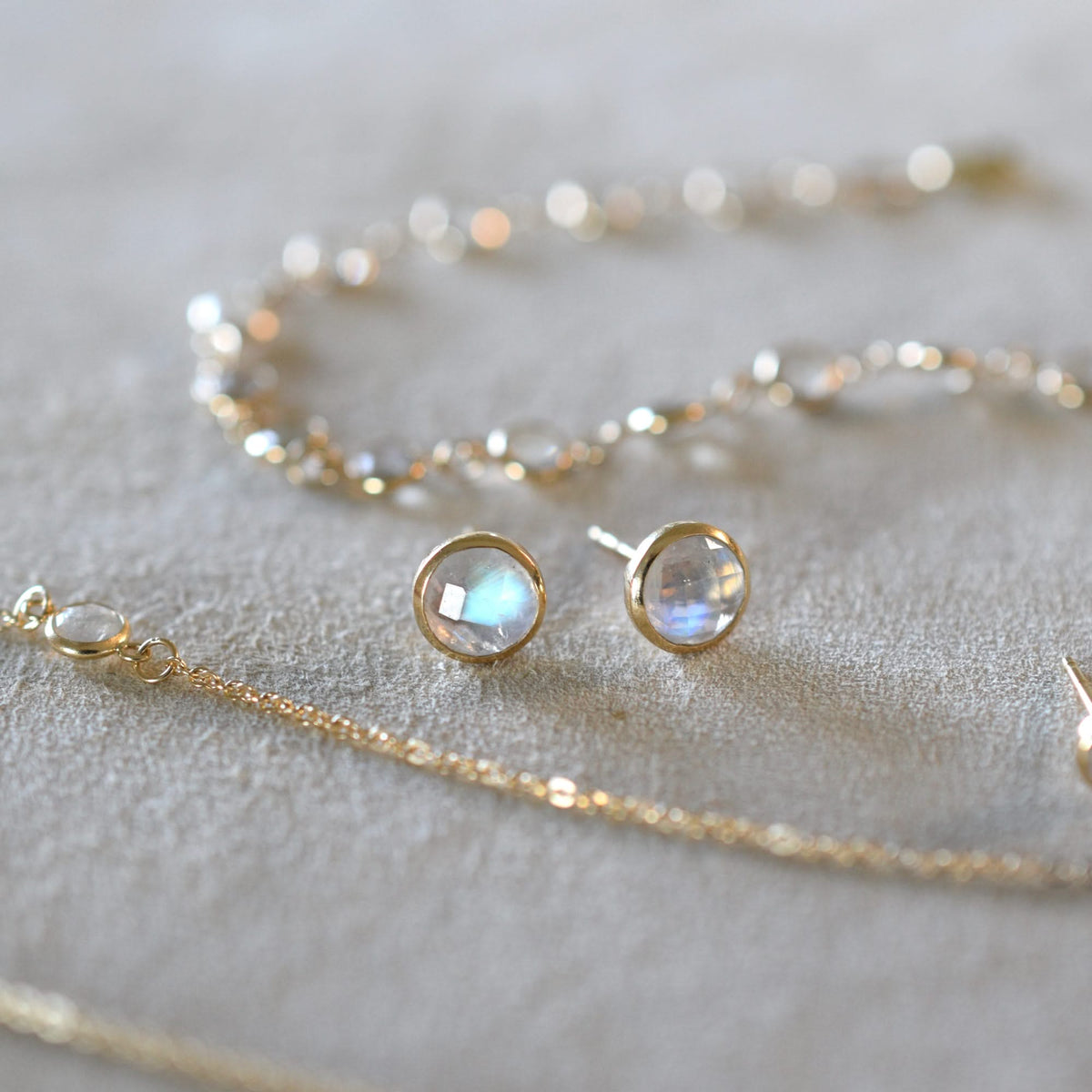Grand 1 Moonstone Necklace and Earrings Set in 14k Gold (June)