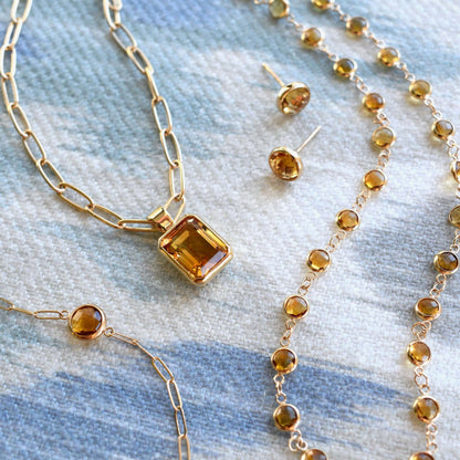 Grand Citrine Stud Earrings in 14k Gold (November)