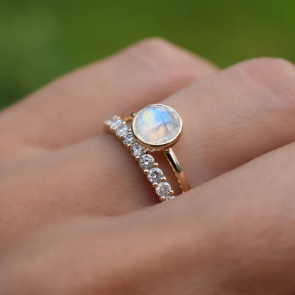 Grand Moonstone Ring in 14k Gold (June)