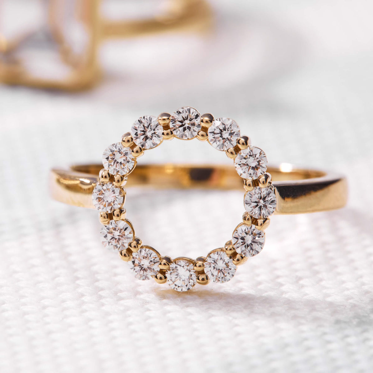 Rosecliff Small Circle Birthstone Ring in 14k Gold