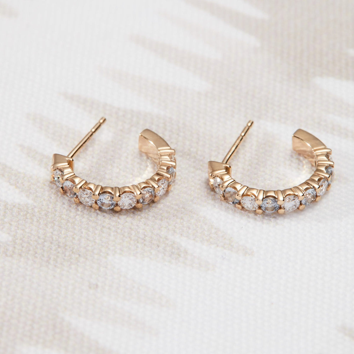 Rosecliff Small Circle Diamond & Aquamarine Necklace and Huggie Hoop Earrings Set in 14k Gold (March)