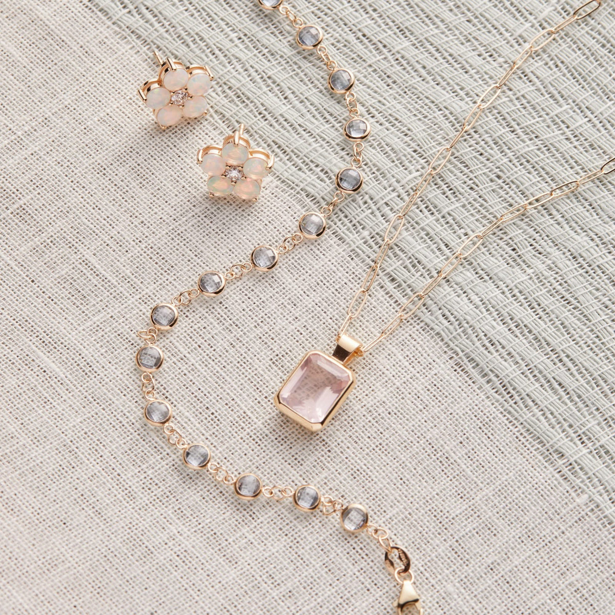 Warren Rose Quartz Pendant in 14k Gold (October)