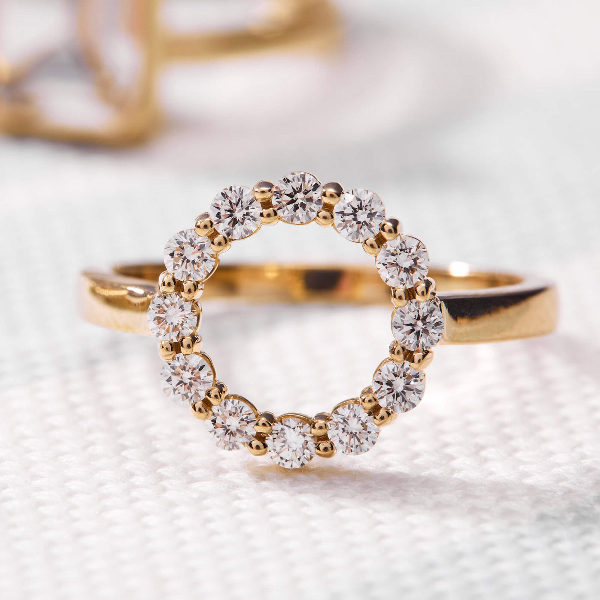 Rosecliff Small Circle Diamond Ring in 14k Gold (April)