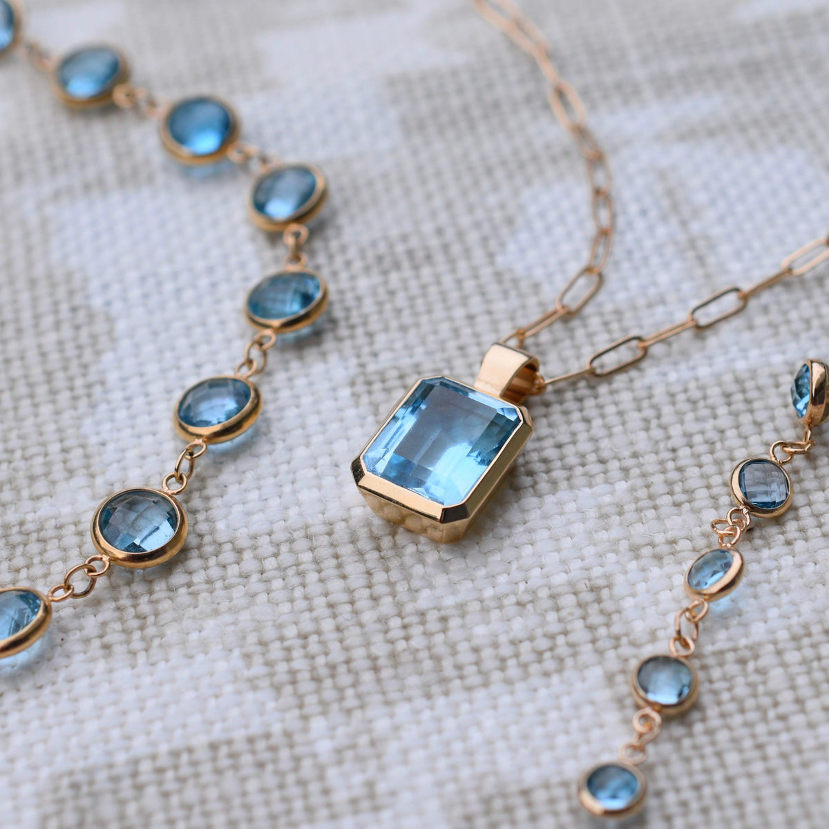 Warren Nantucket Blue Topaz Pendant in 14k Gold (December)