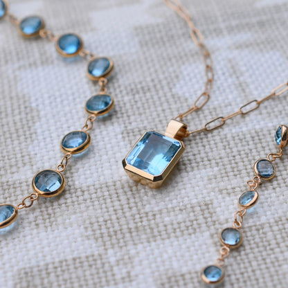 Warren Nantucket Blue Topaz Pendant in 14k Gold (December)