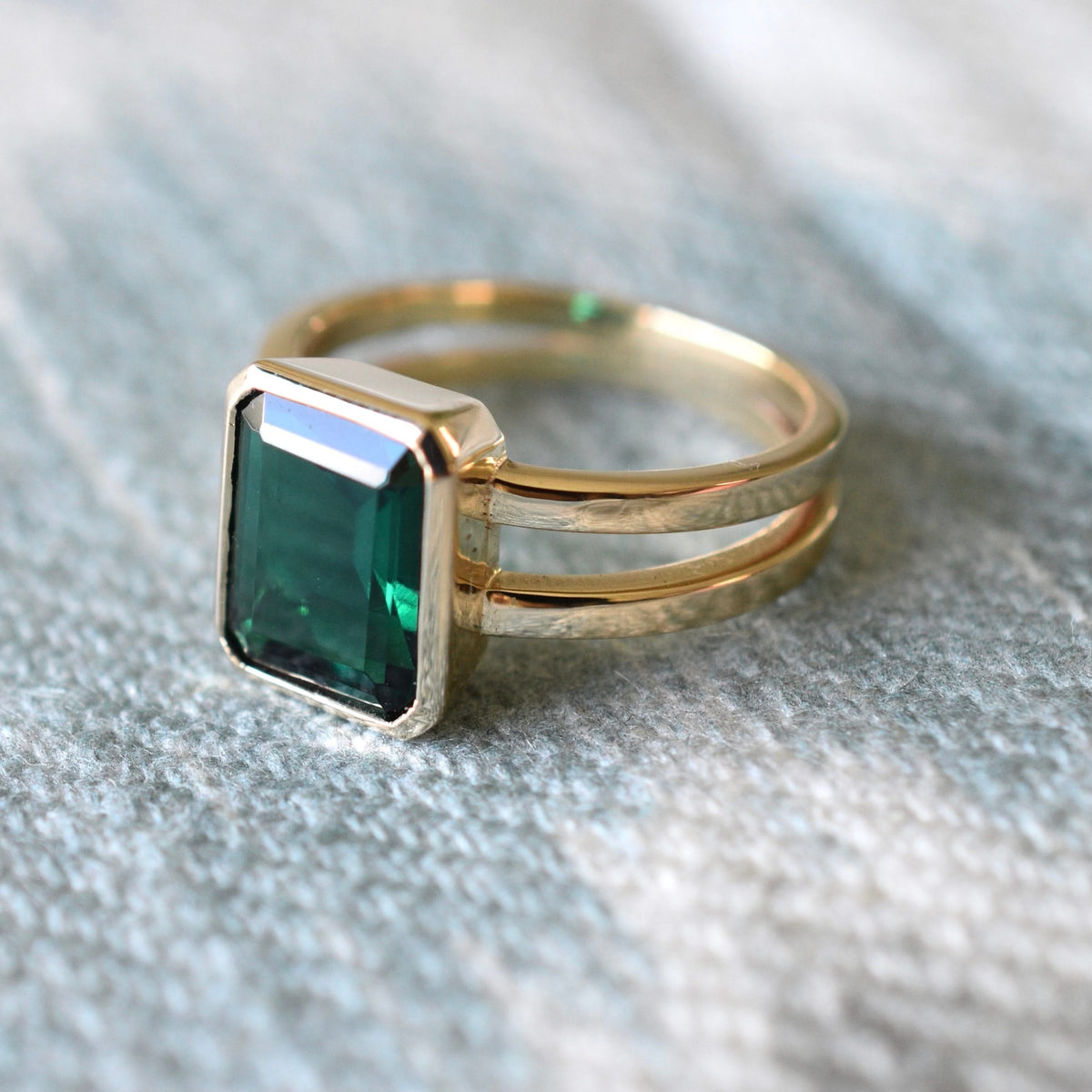 Warren Vertical Emerald Ring in 14k Gold (May)