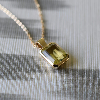 Warren Lemon Verbena Quartz Pendant in 14k Gold (August)