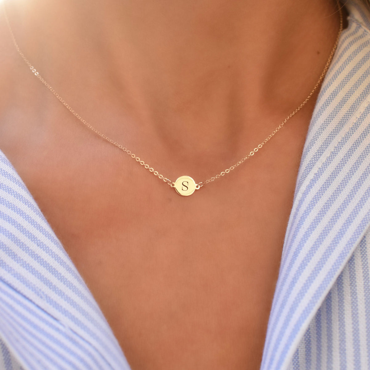 1 Letter Necklace in 14k Gold