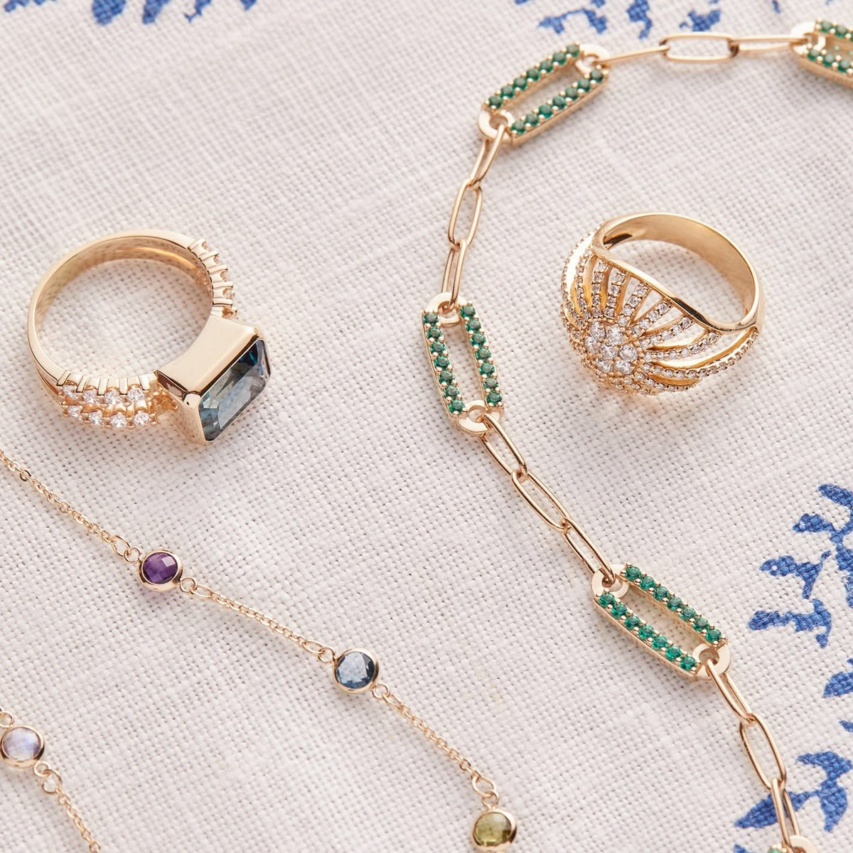 Adelaide 5 Pavé Emerald Link Bracelet in 14k Gold (May)