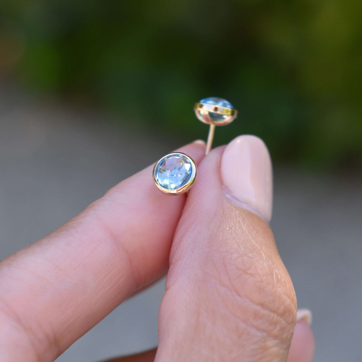 Grand Nantucket Blue Topaz Stud Earrings in 14k Gold (December)