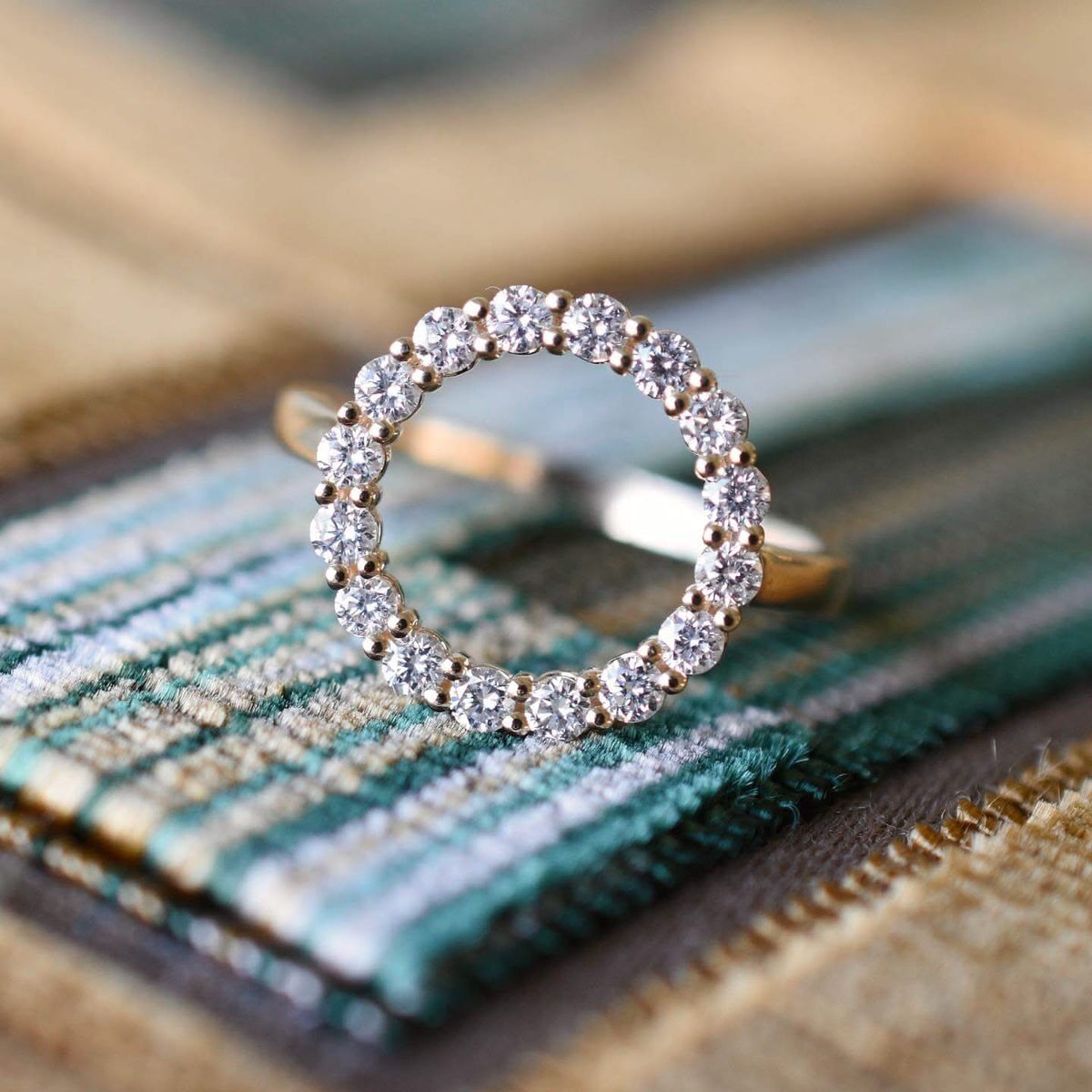Rosecliff Circle Diamond Ring in 14k Gold (April)
