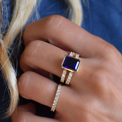Warren Vertical Birthstone Ring with Accent Stones in 14k Gold